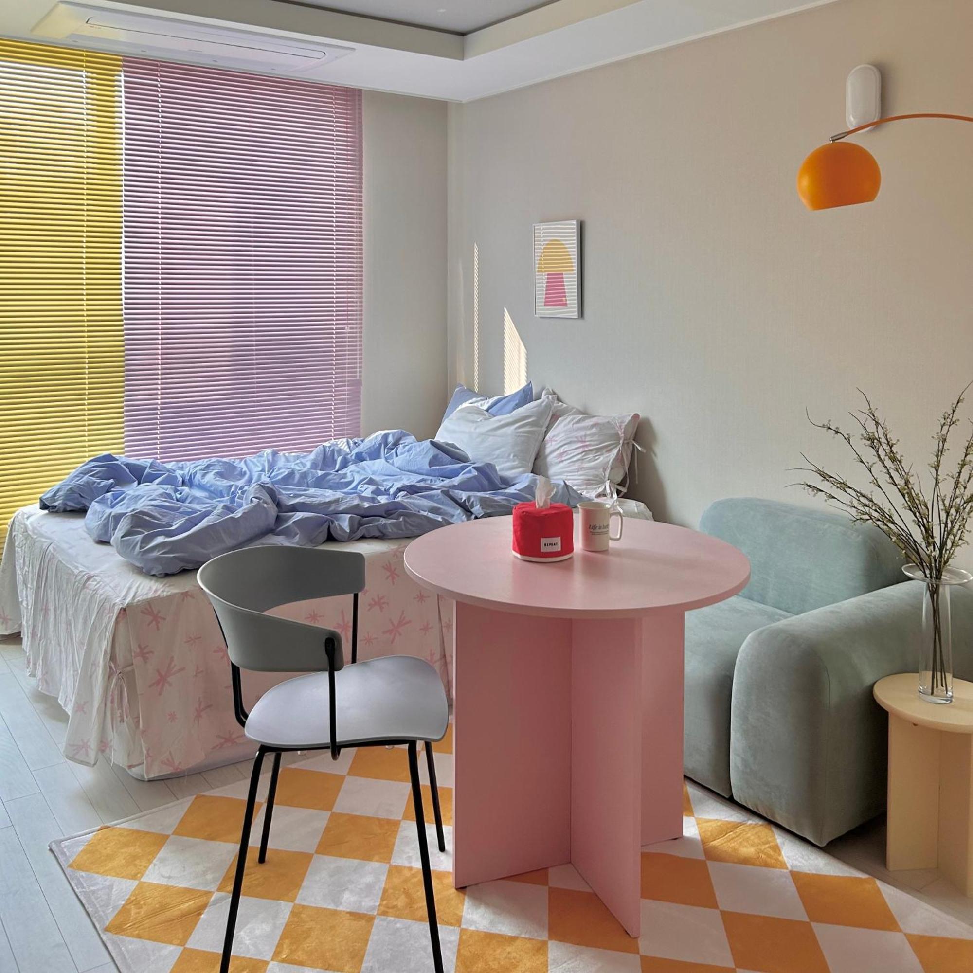Dongseongro Meomoom Apartment Daegu Phòng bức ảnh
