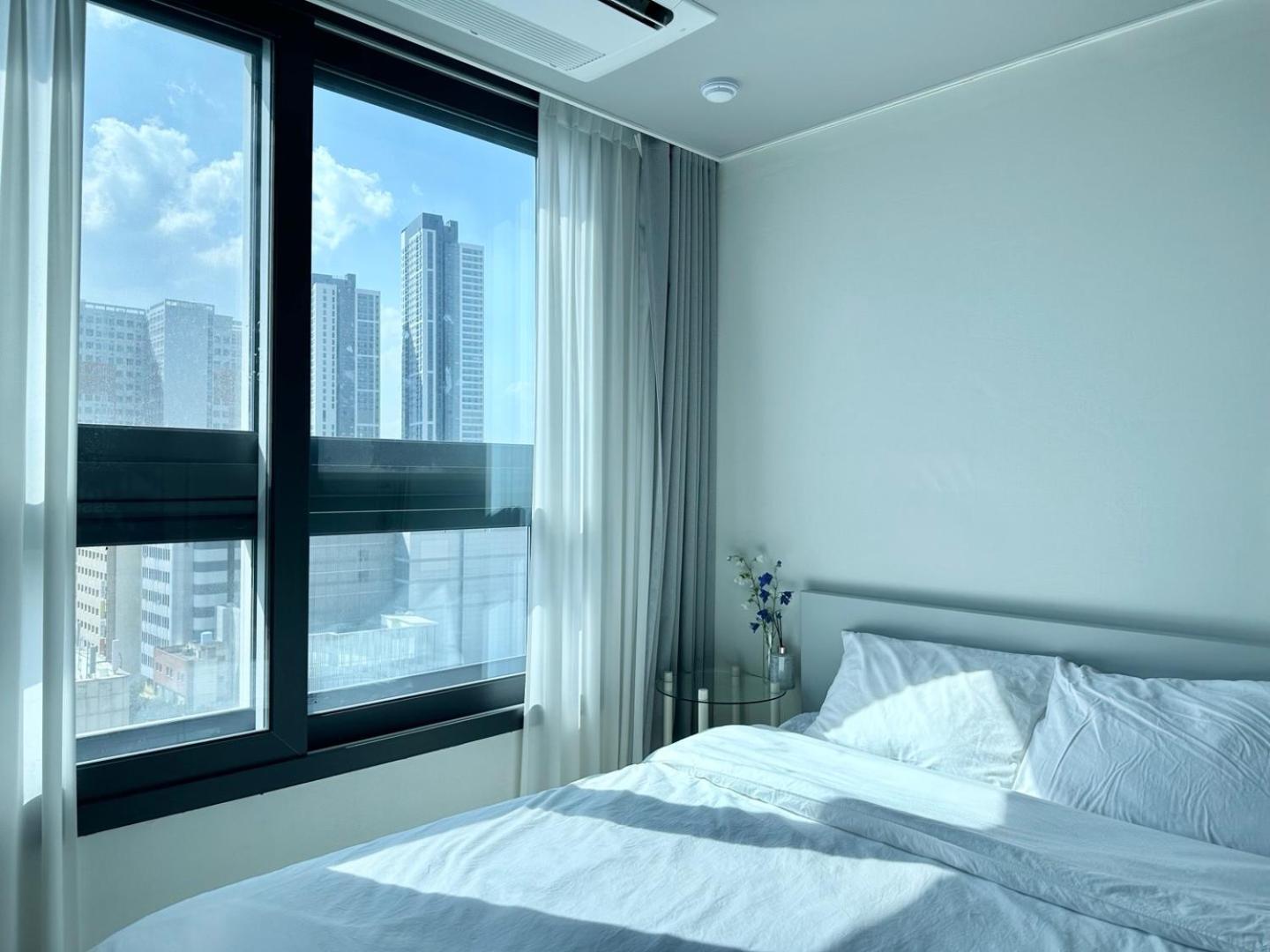Dongseongro Meomoom Apartment Daegu Phòng bức ảnh