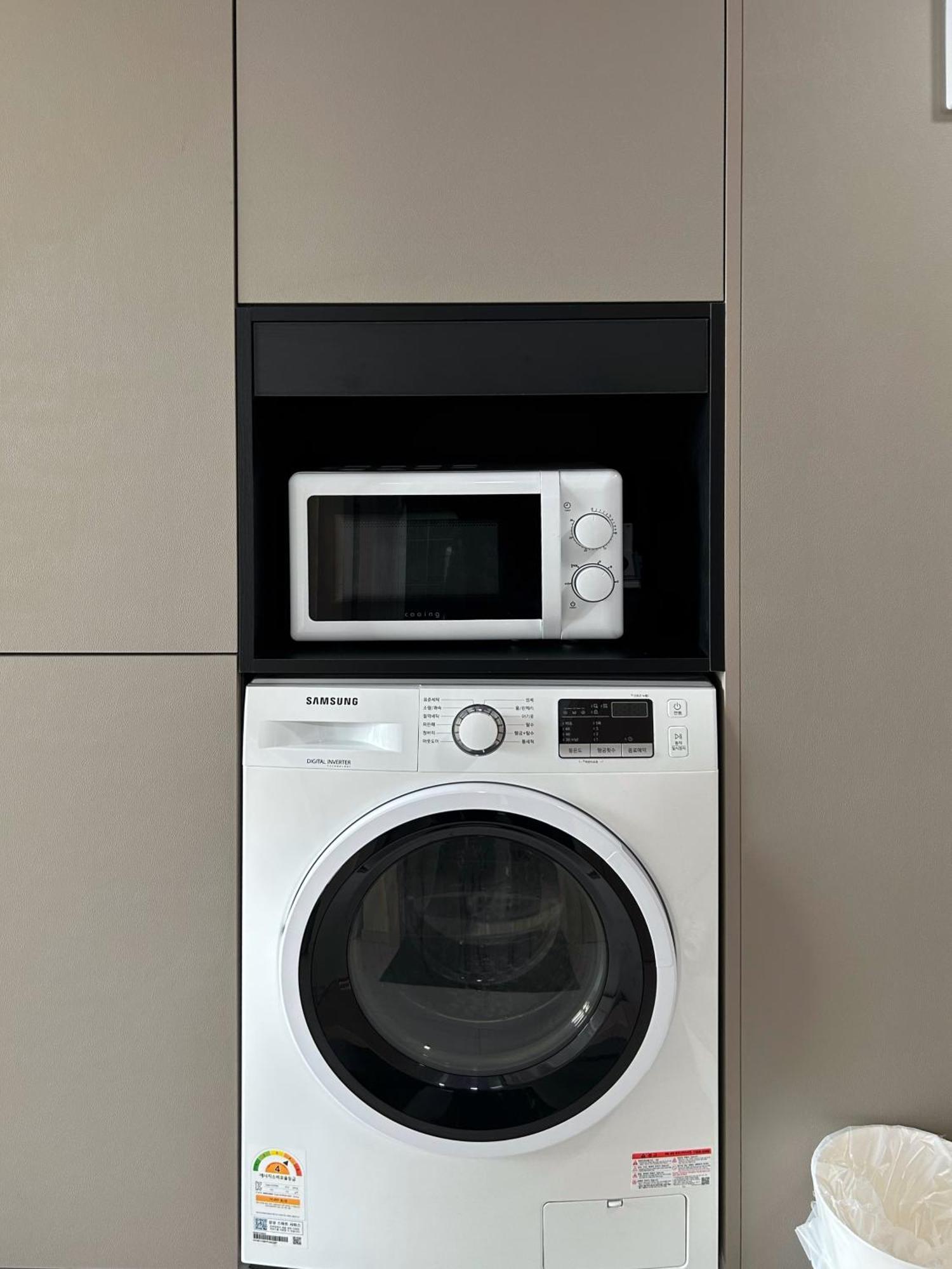 Dongseongro Meomoom Apartment Daegu Phòng bức ảnh