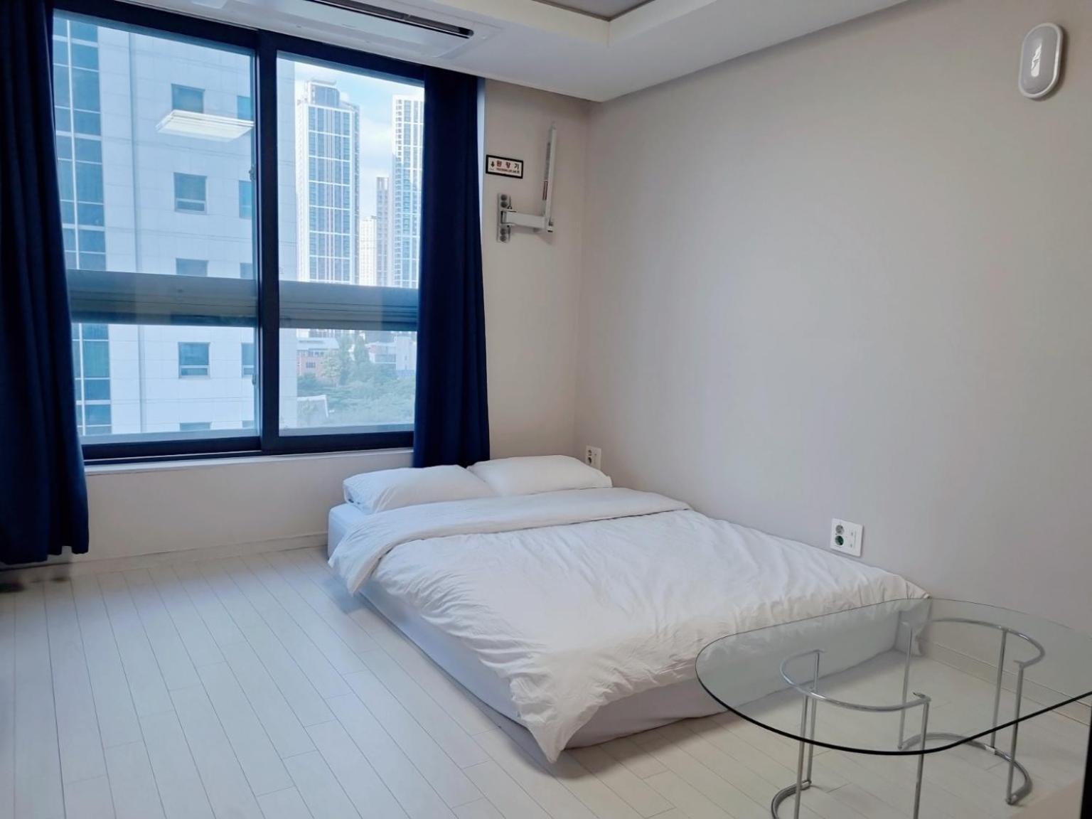Dongseongro Meomoom Apartment Daegu Phòng bức ảnh