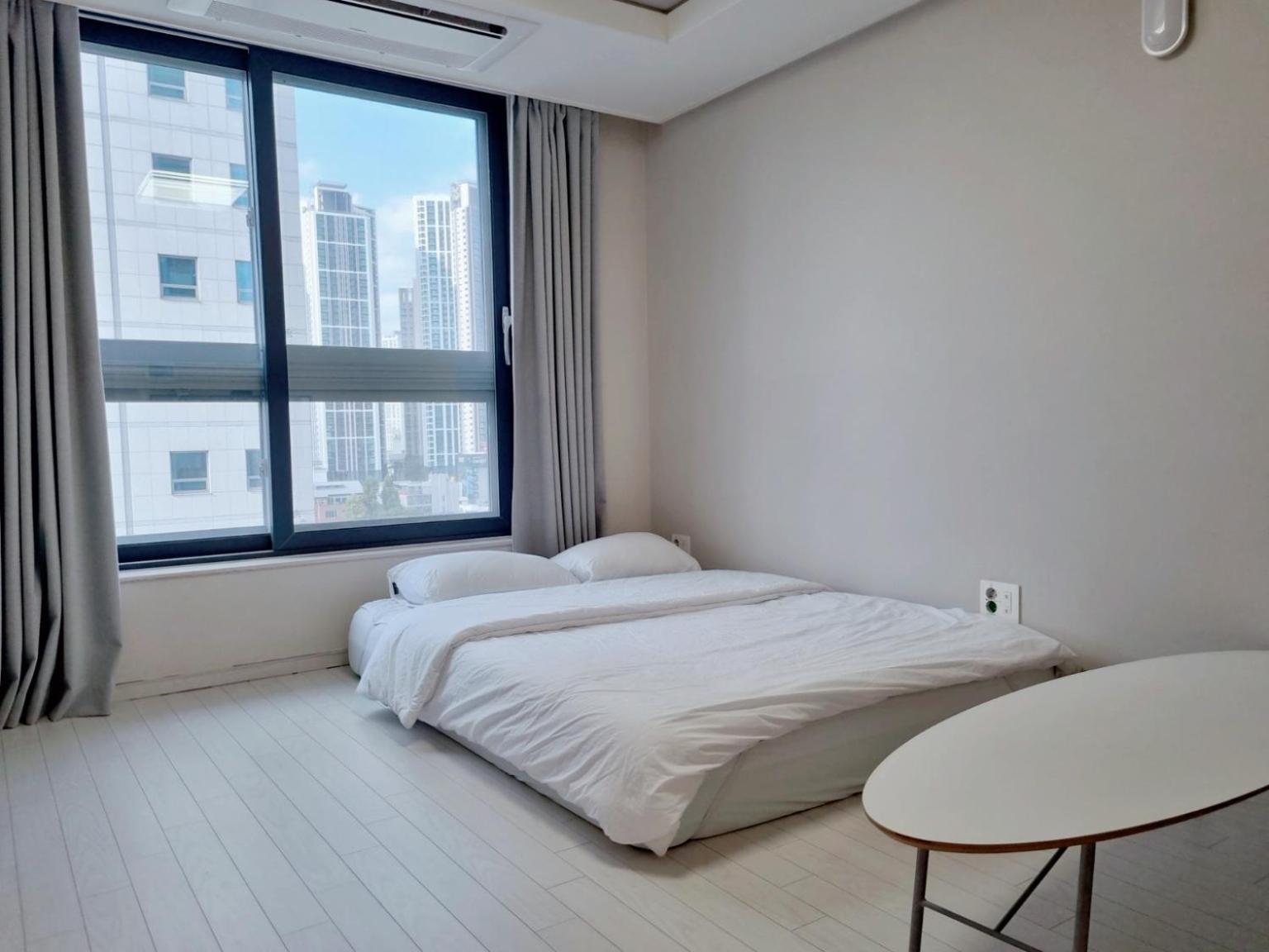 Dongseongro Meomoom Apartment Daegu Phòng bức ảnh